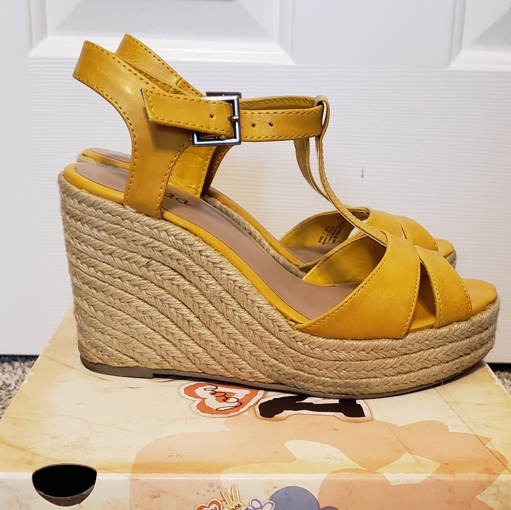 Yellow Mudd Wedges